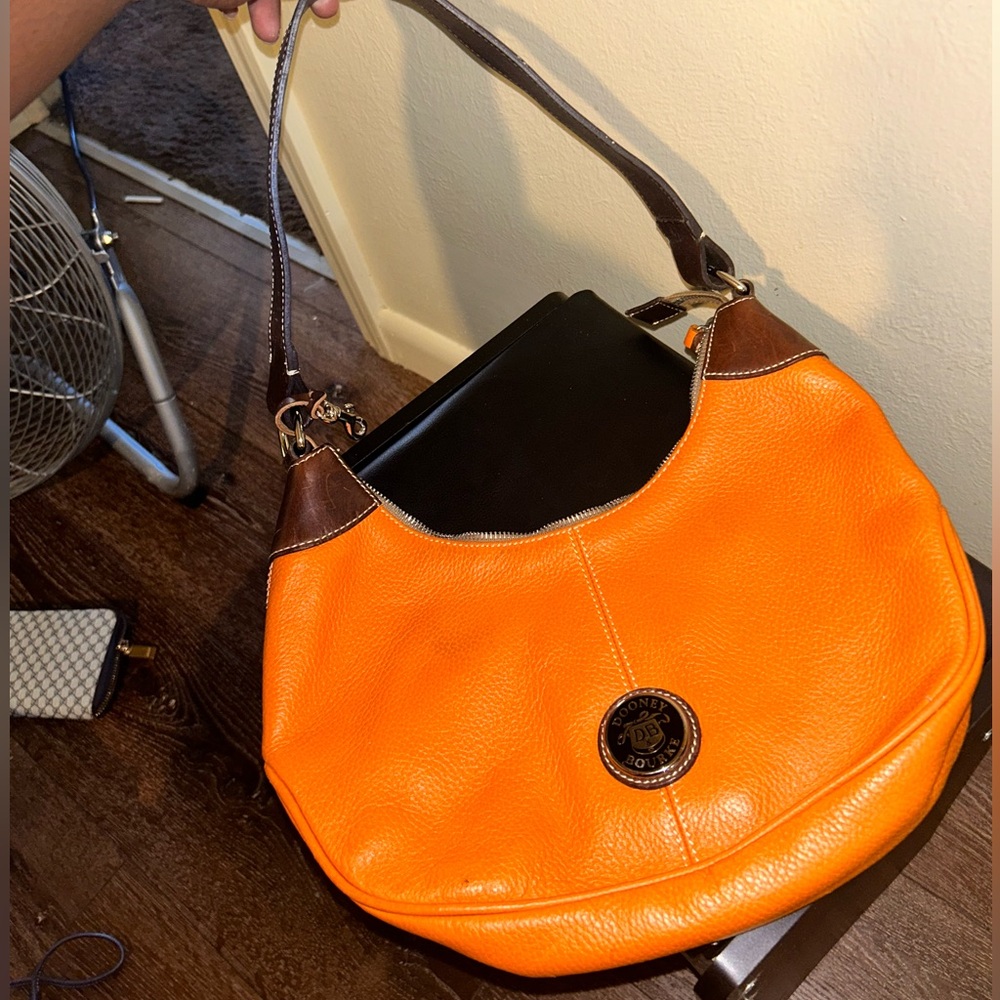 Smedium Orange & brown vintage Dooney&Bourke handbag